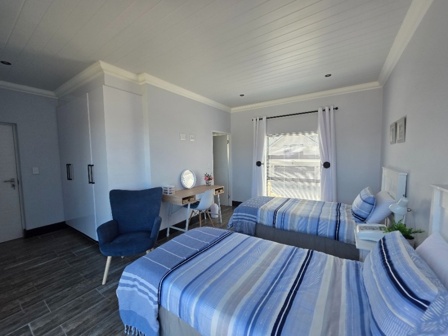 2 Bedroom Property for Sale in Outeniquasbosch Western Cape